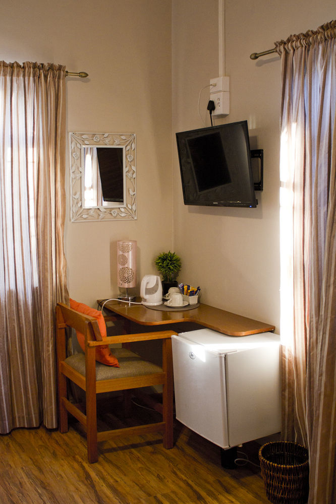 Omaruru Guesthouse Екстер'єр фото
